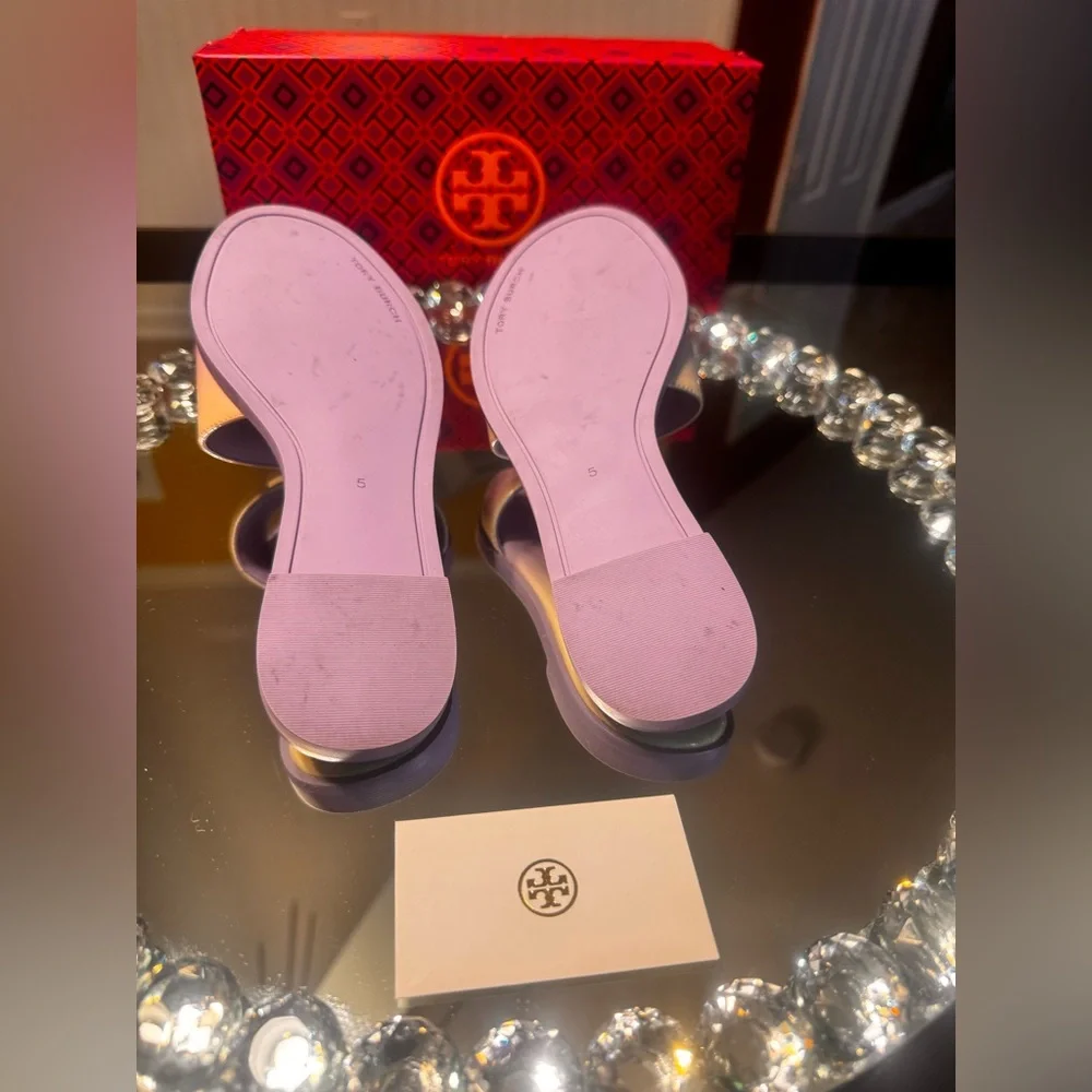 Tory Burch Everly Slide Flat Soft Patent Leather Sweet corn/Lavender Cloud. SZ 5